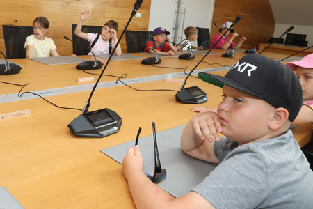 Obisk učencev 3. razreda OŠ Cerknica 1. skupina 12 Foto Ljubo Vukelič